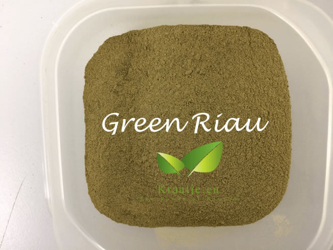 Green Riau Kratom powder by Kraatje